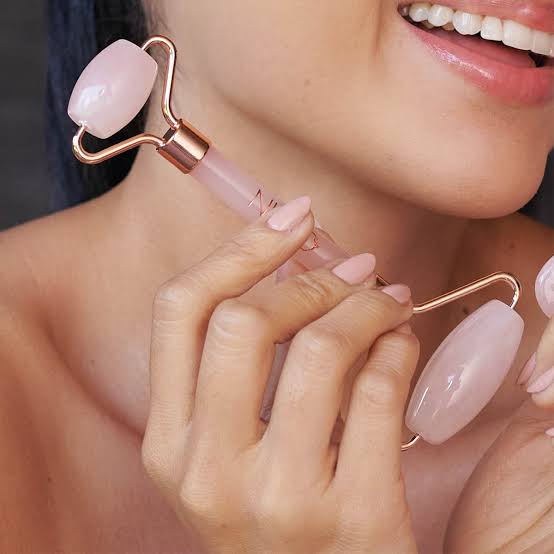RODILLO FACIAL Y GUA SHA